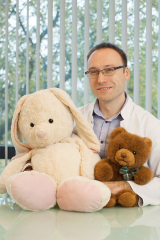 dr Adrian Litewka, chirurgia dzieci i młodzieży