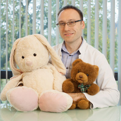 dr Adrian Litewka, rezydent chirurgii dziecięcej